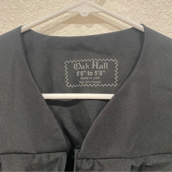 oak hall black graduation gown 5’6” - 5’8” - Picture 4 of 9
